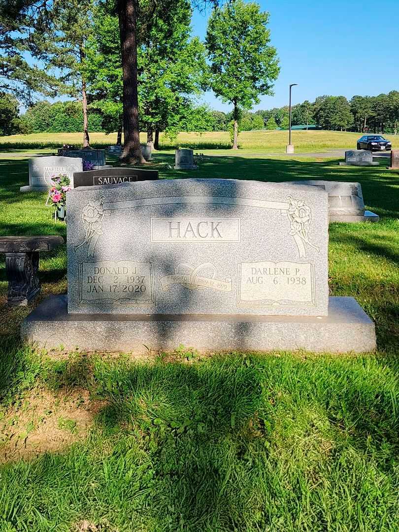 Donald Joe Hack's grave. Photo 3